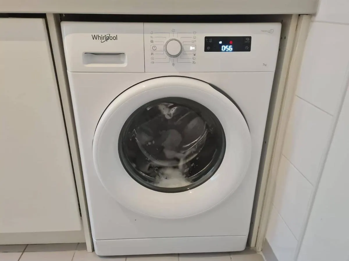 Central Mariahilfer Apartment 4 Min To The City Shopping Center And Schoenbrunn Palace Βιέννη