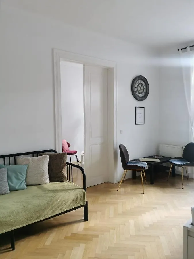 Central Mariahilfer Apartment 4 Min To The City Shopping Center And Schoenbrunn Palace Vienna
