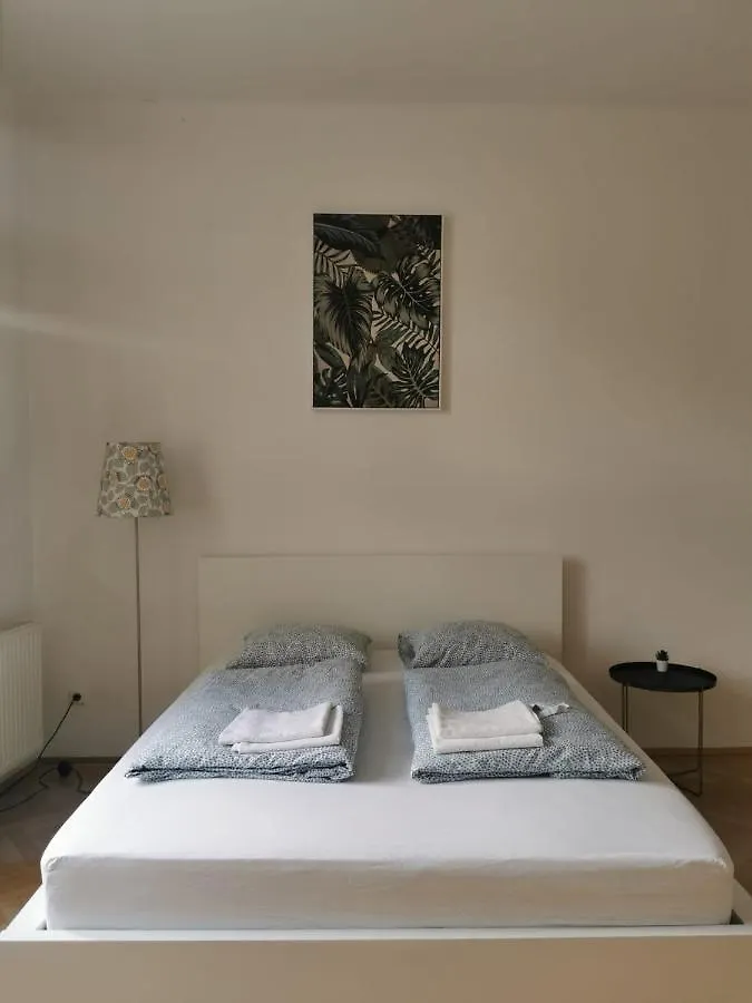 Central Mariahilfer Apartment 4 Min To The City Shopping Center And Schoenbrunn Palace Vienna 0*,