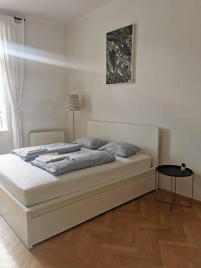 Central Mariahilfer Apartment 4 Min To The City Shopping Center And Schoenbrunn Palace Vienna