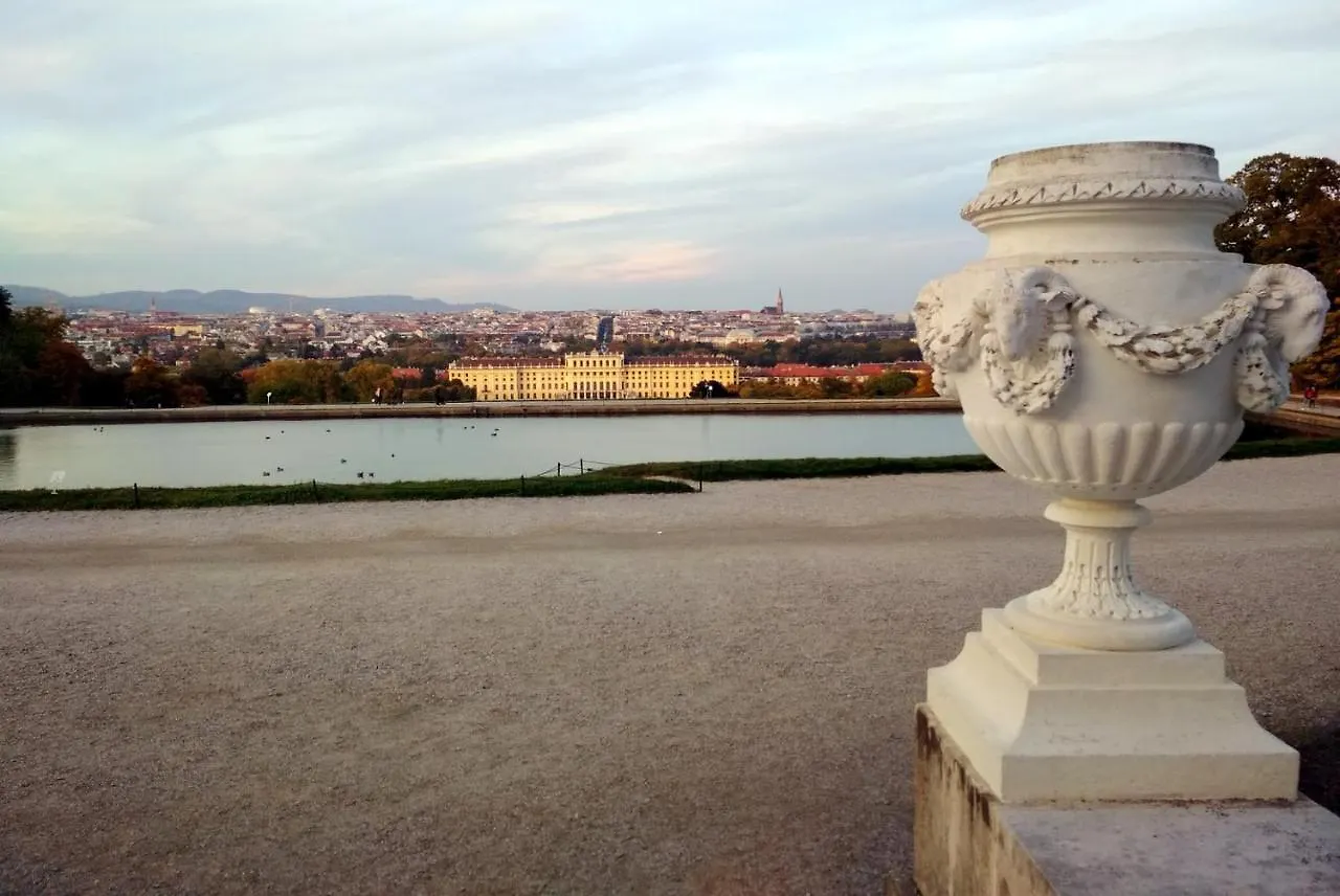 Central Mariahilfer Apartment 4 Min To The City Shopping Center And Schoenbrunn Palace Vienna