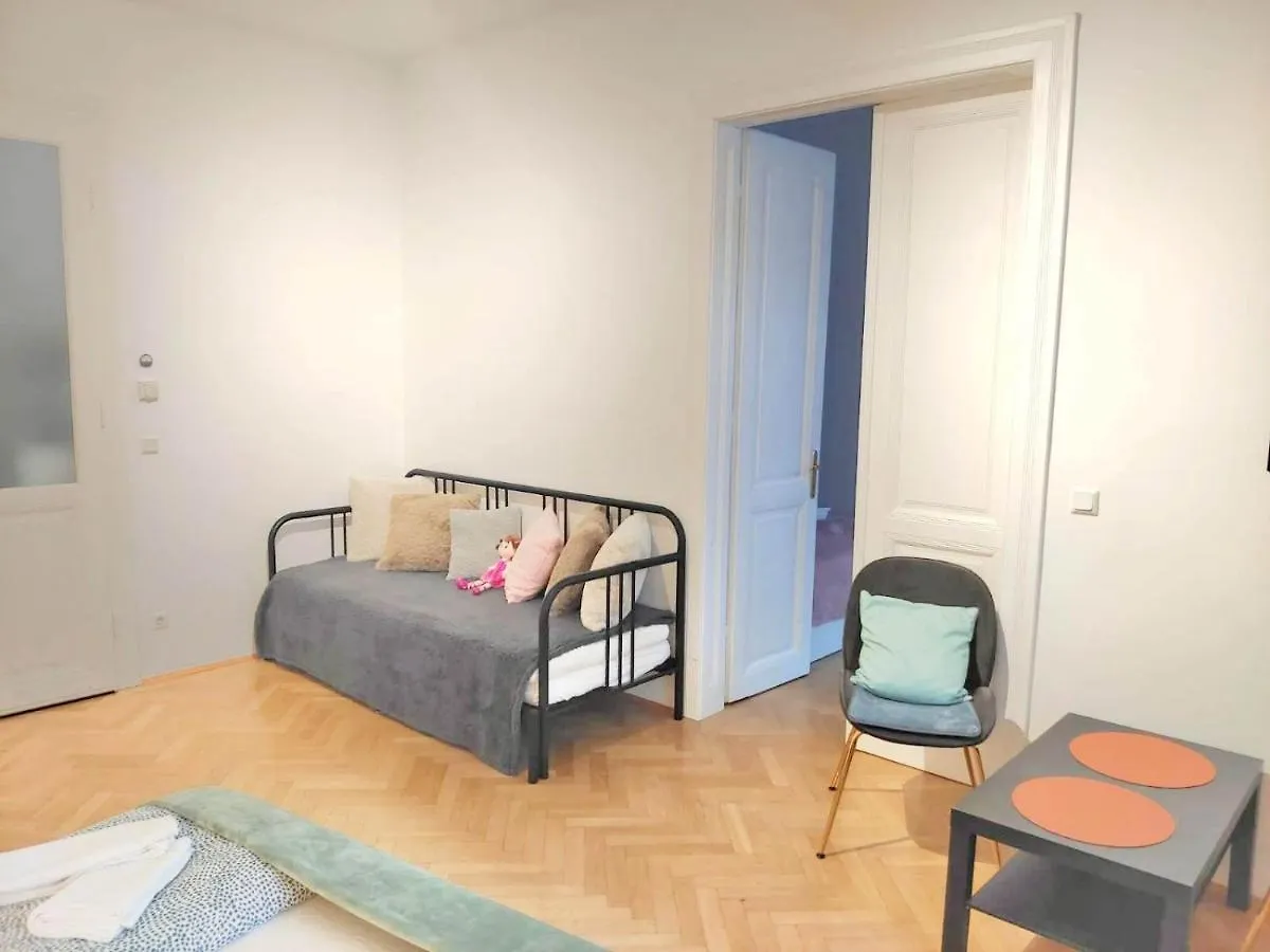 Central Mariahilfer Apartment 4 Min To The City Shopping Center And Schoenbrunn Palace Vienna